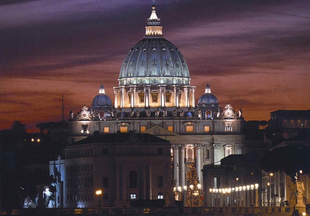 Very Close To S Peter Square, Few Minutes Walk To Metro A Appartement