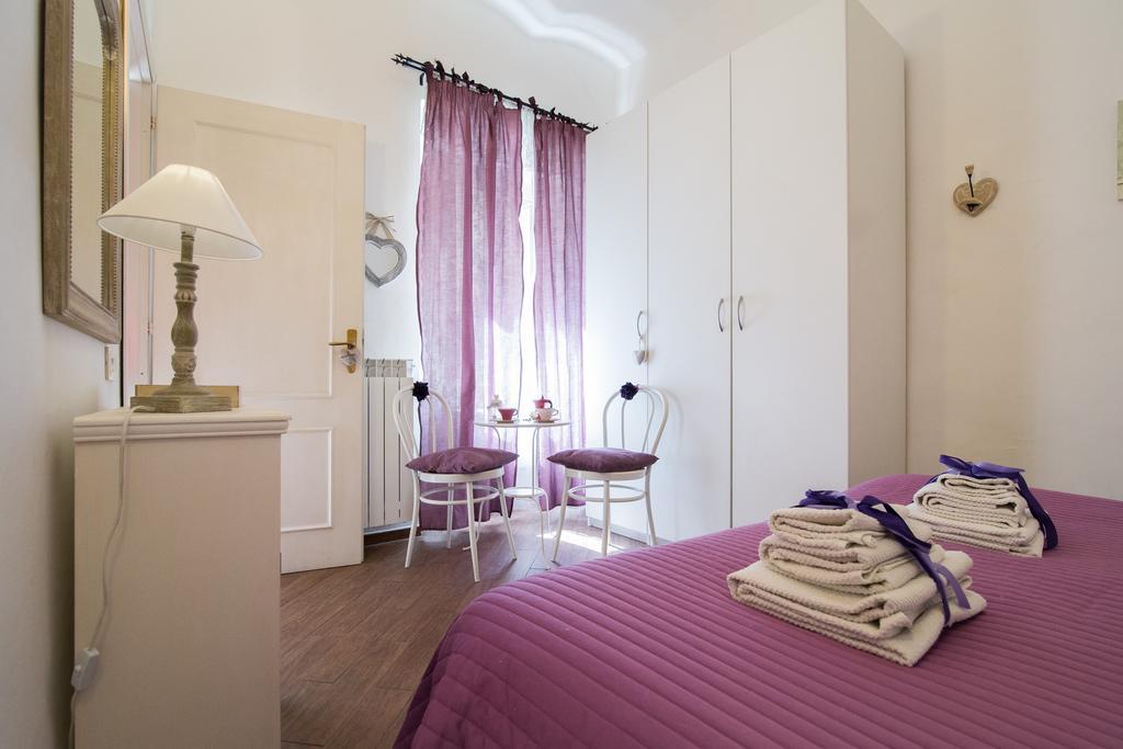 Very Close To S Peter Square, Few Minutes Walk To Metro A Appartement
