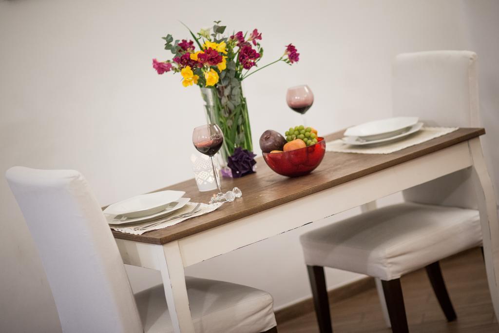 Very Close To S Peter Square, Few Minutes Walk To Metro A Appartement *